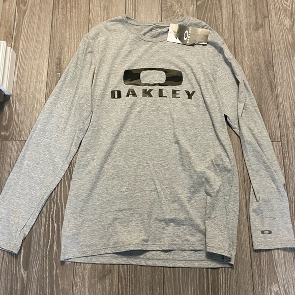 Mens Oakley L/S size Large - Picture 1 of 3